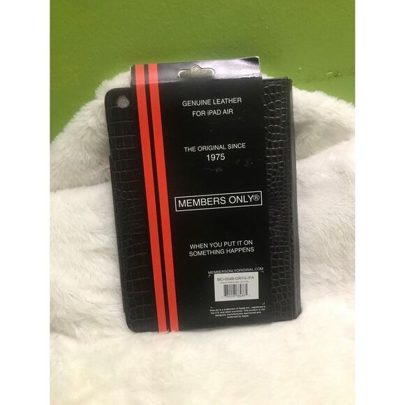 - Member Only cover - Picture 2 of 9